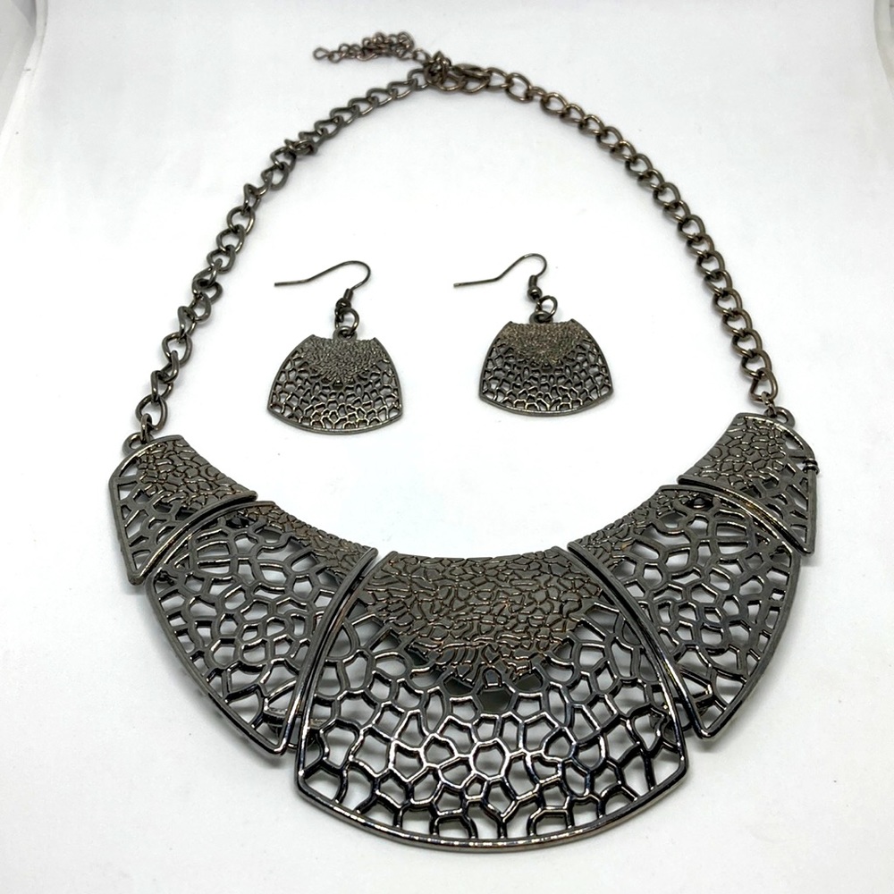 Gorgeous Link Collar Necklace